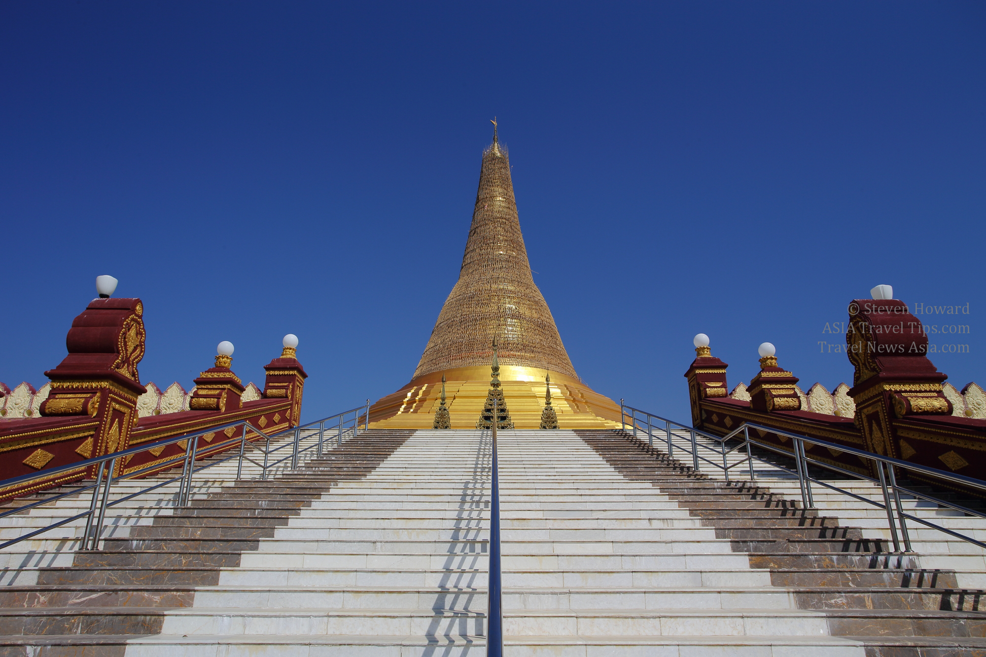 Steps leading up to Uppātasanti Pagoda in Nay Pyi Taw, Myanmar. Picture by Steven Howard of TravelNewsAsia.com Click to enlarge.
