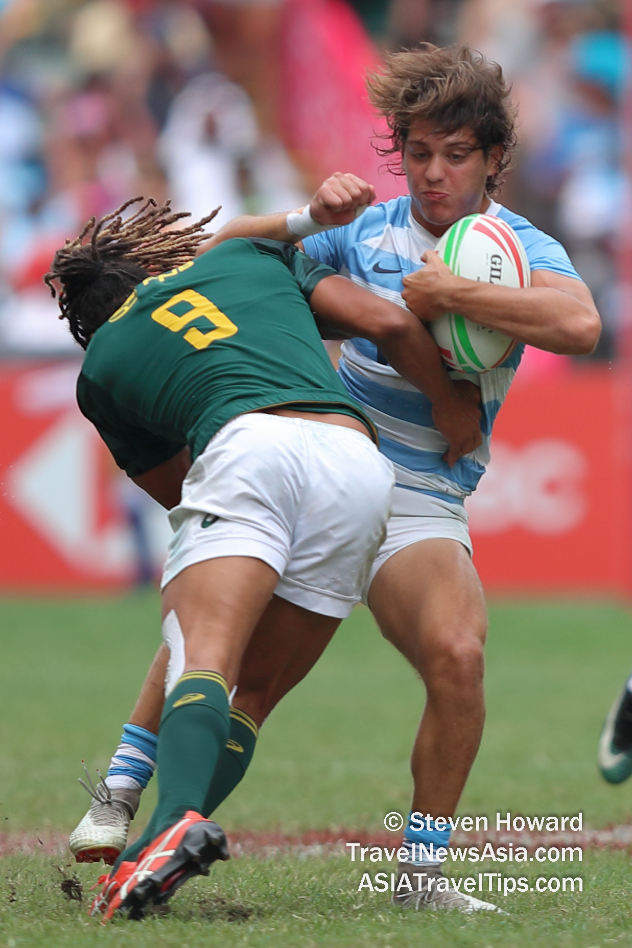 Action from South Africa vs Argentina at the 2019 Cathay Pacific / HSBC World Rugby Hong Kong Sevens. Picture by Steven Howard of TravelNewsAsia.com Click to enlarge.