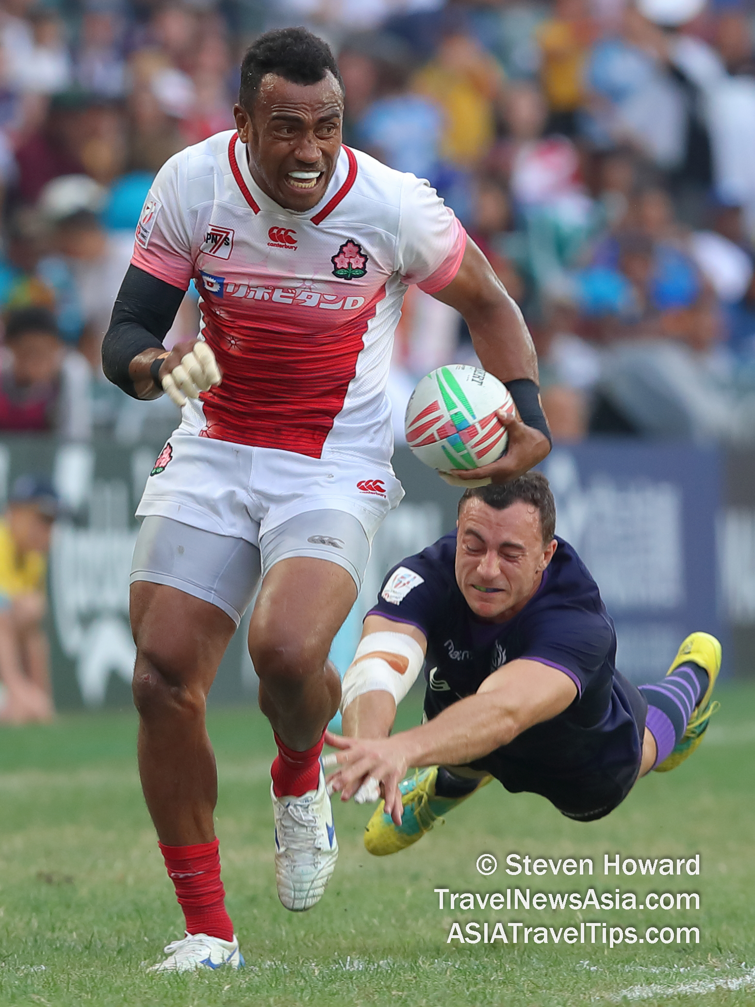 Japan in action against Scotland in the Cathay Pacific / HSBC Hong Kong Sevens 2019. Picture by Steven Howard of TravelNewsAsia.com Click to enlarge.