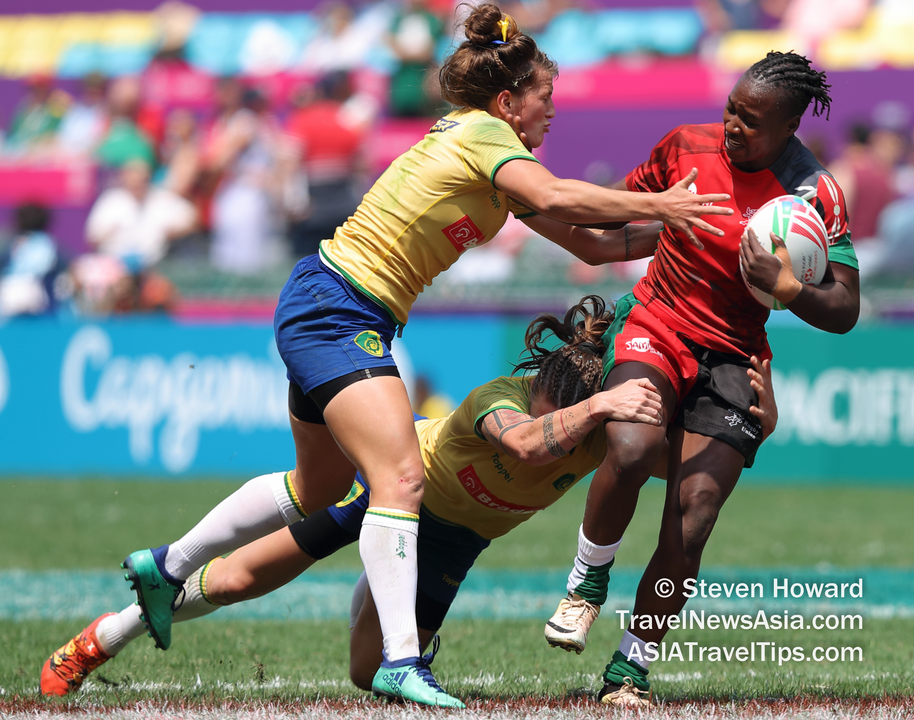 Brazil women in action against Kenya women at the Cathay Pacific / HSBC Hong Kong Sevens 2019. Brazil won the match 17-5. Picture by Steven Howard of TravelNewsAsia.com Click to enlarge.