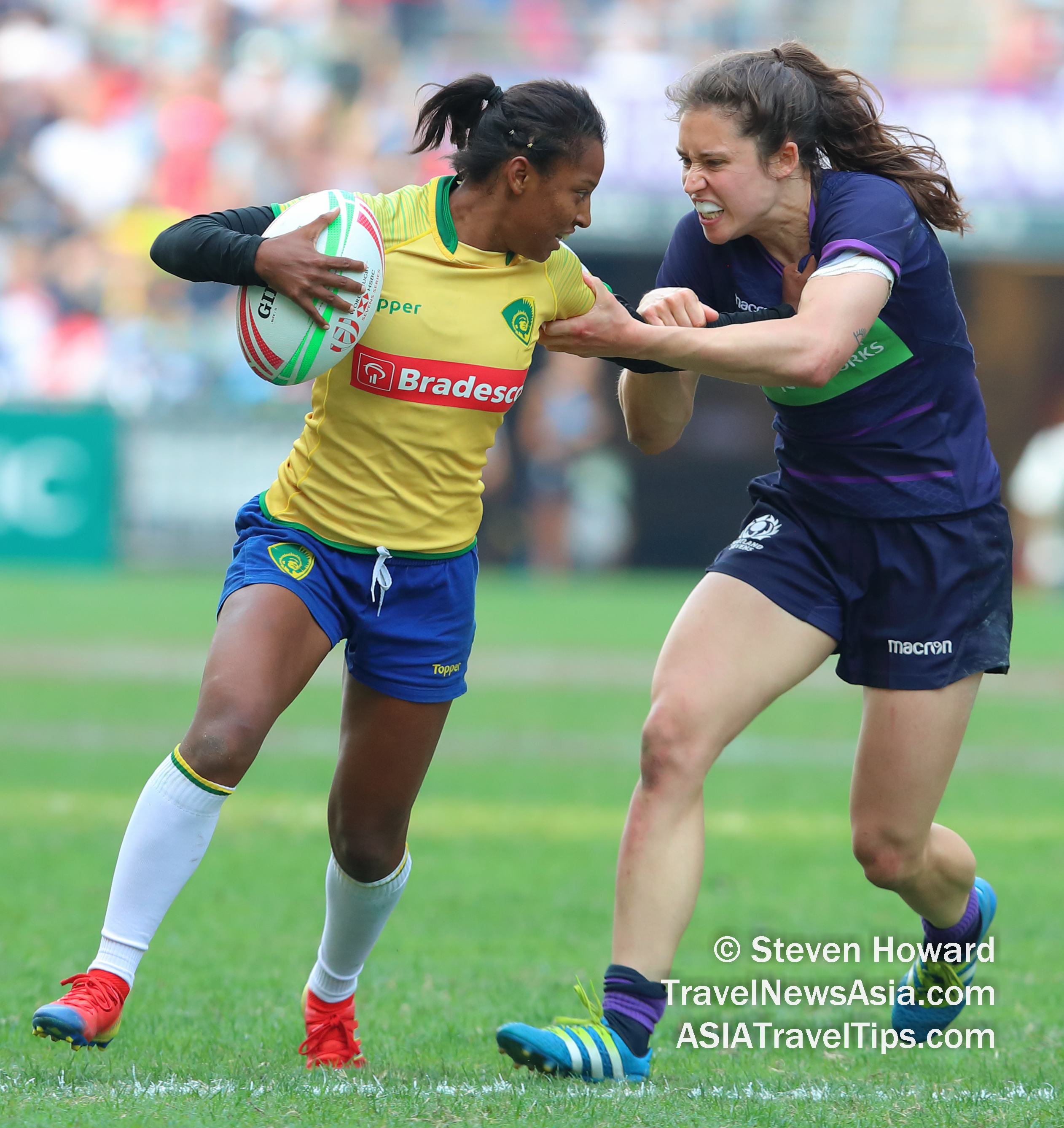 Scotland women in action against Brazil during the Cathay Pacific / HSBC Hong Kong Sevens 2019. Picture by Steven Howard of TravelNewsAsia.com Click to enlarge.