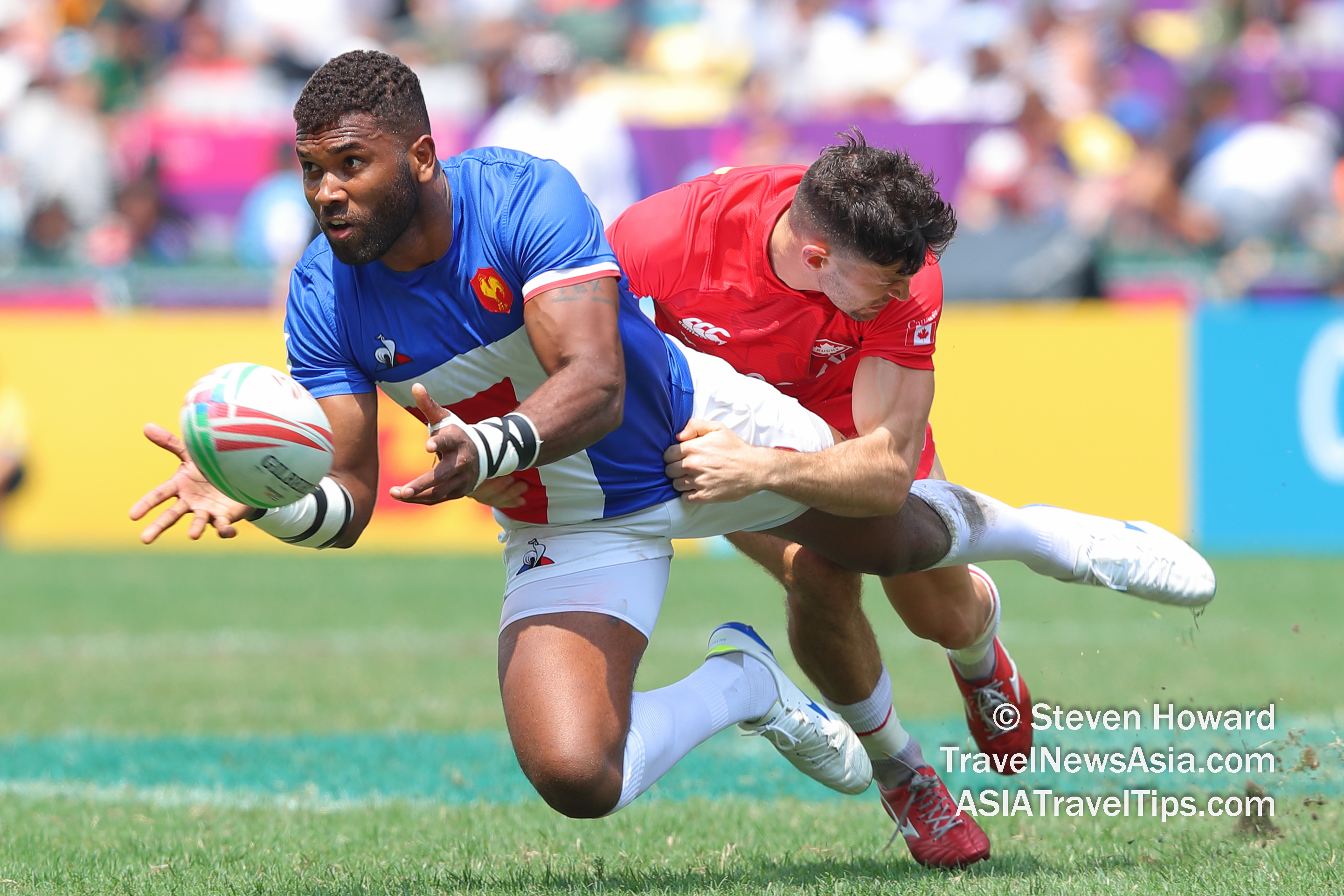 France in action against Canada in the 2019 Cathay Pacific / HSBC Hong Kong Sevens. Picture by Steven Howard of TravelNewsAsia.com Click to enlarge.