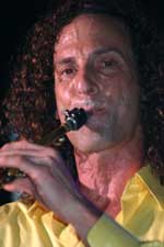 Pictures of Kenny G performing at the Jazz Festival Royale in Bangkok, Thailand - click to enlarge