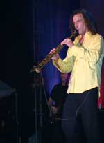 Pictures of Kenny G performing at the Jazz Festival Royale in Bangkok, Thailand - click to enlarge