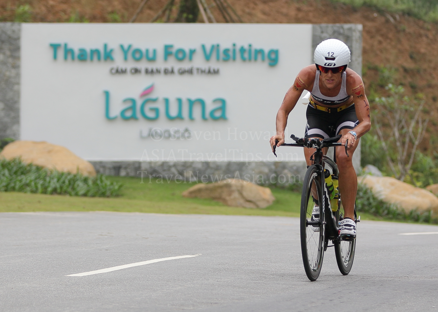 Participant competing in the Laguna Lăng Cô Vietnam Airlines Triathlon 2013. Picture by Steven Howard of TravelNewsAsia.com Click to enlarge.