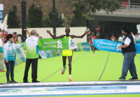 Pictures of the 2013 Standard Chartered Hong Kong Marathon