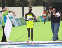 Pictures of the 2013 Standard Chartered Hong Kong Marathon