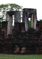 Pictures of Phimai (Thailand) including Vimaya Nattakarn drama - click to see larger version which opens in a new window / tab