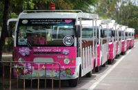 Brand new tourist buses in Ubon Ratchathani (Thailand) take tourists on a 3-hour tour to 9 different temples in the city for free.