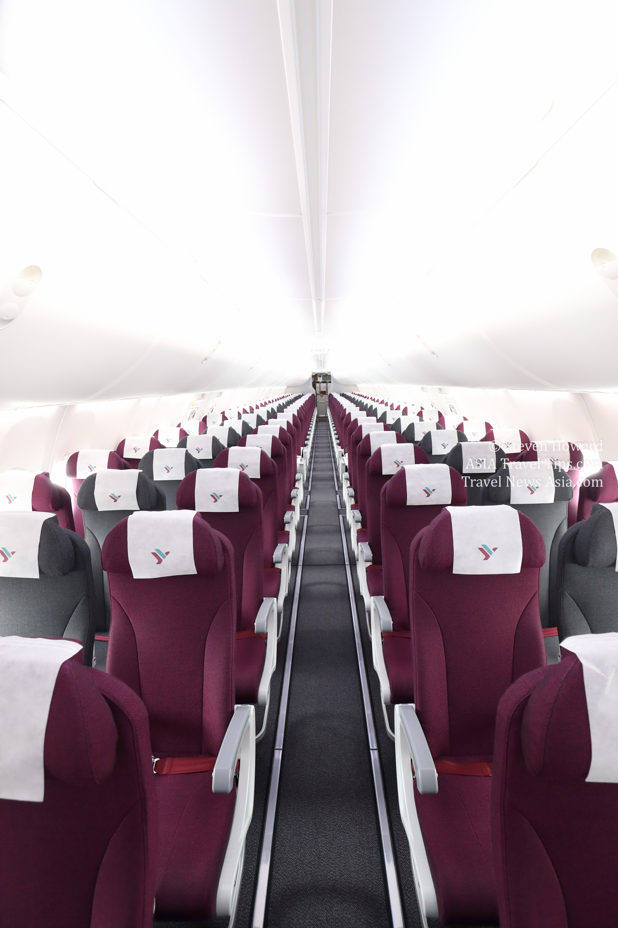 On board an Air Italy Boeing 737 MAX 8. Picture by Steven Howard of TravelNewsAsia.com Click to enlarge.