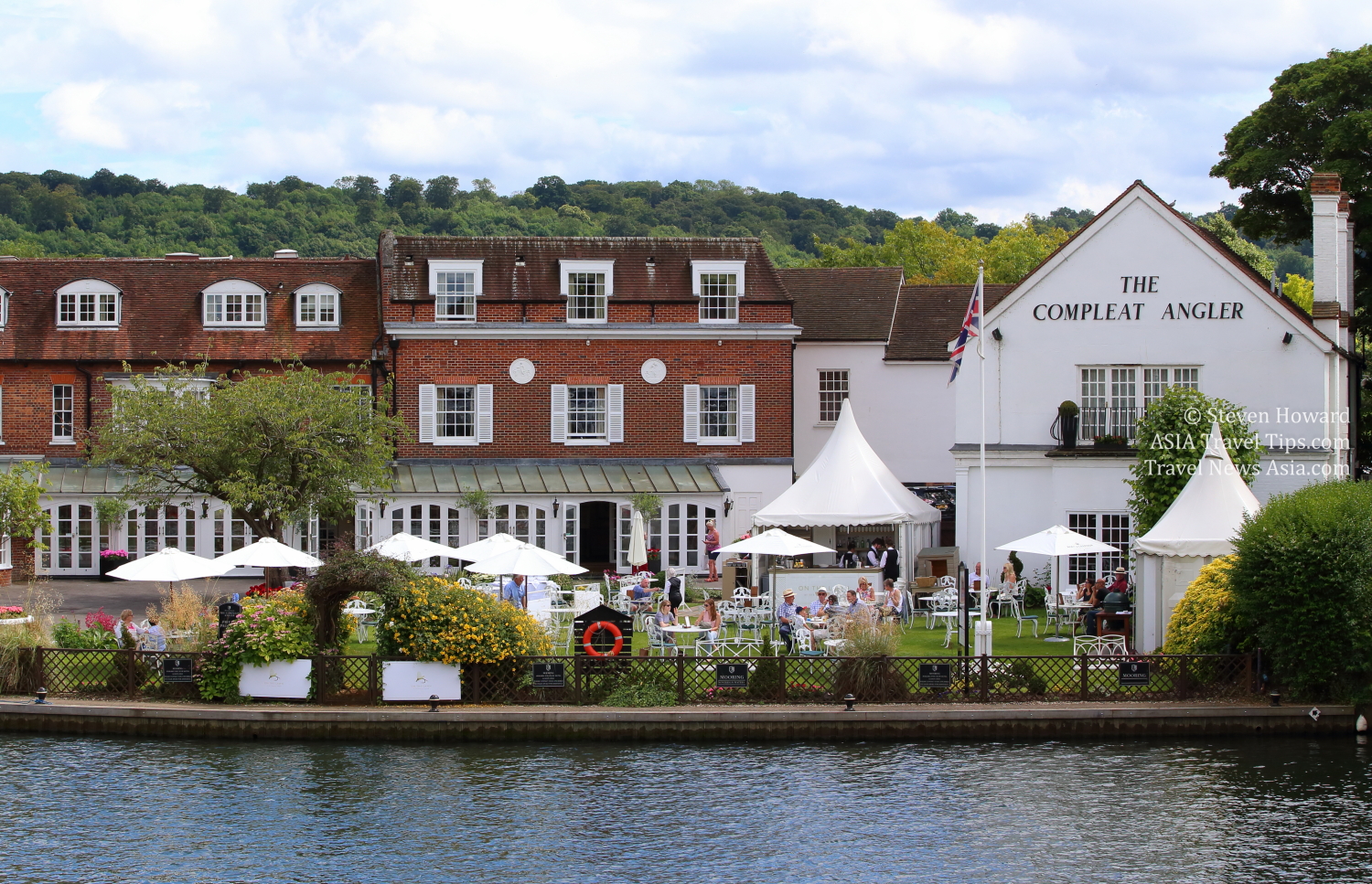 The Compleat Angler luxury hotel in Marlow, England. Click to enlarge.