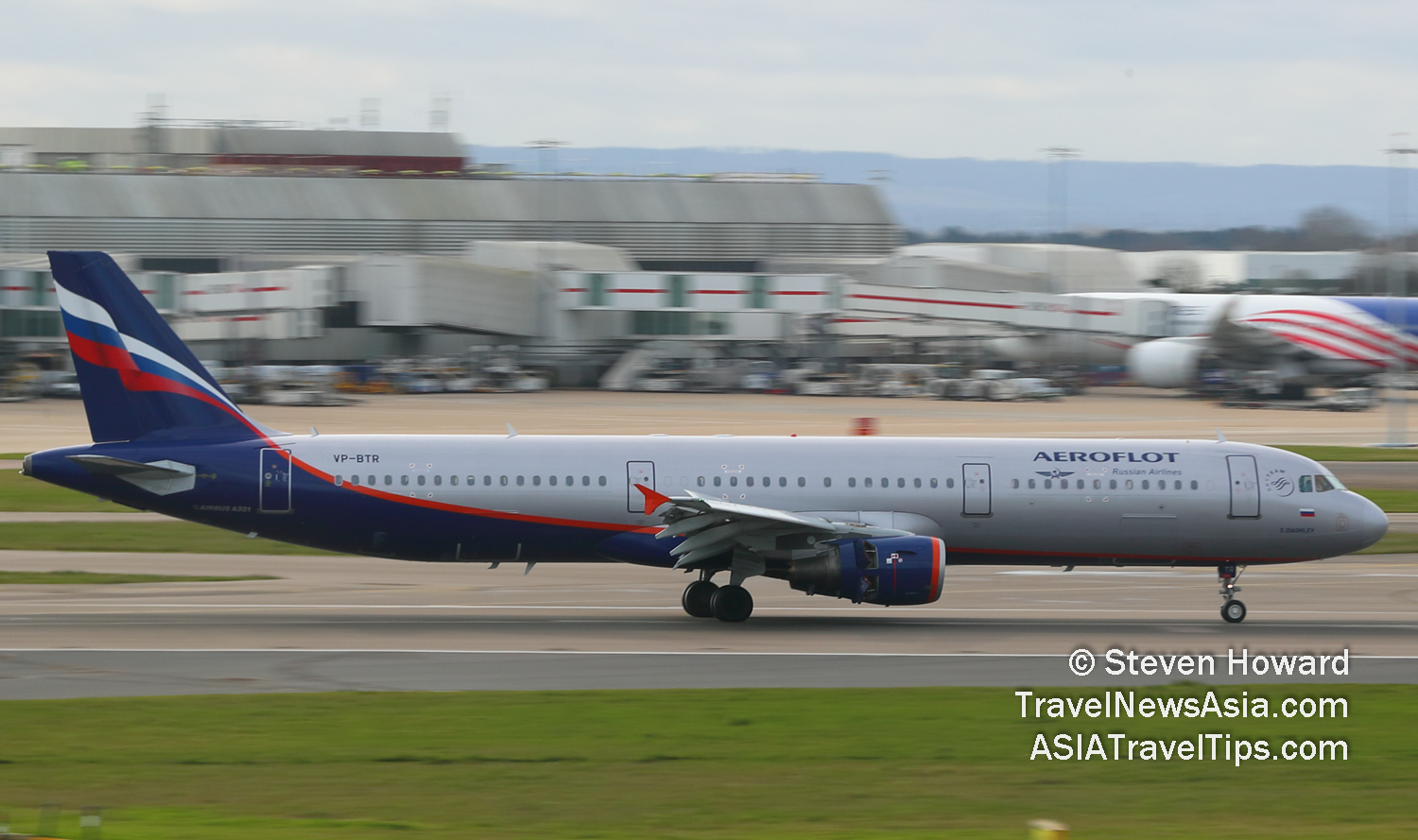 Aeroflot Airbus A321 reg: VP-BTR. Picture by Steven Howard of TravelNewsAsia.com Click to enlarge.