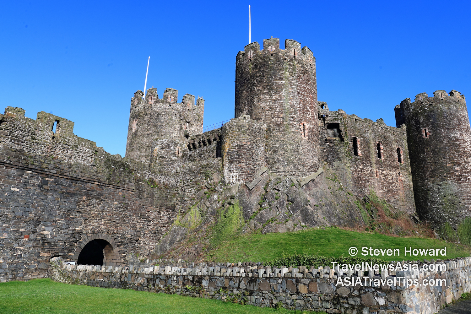 Conwy Castle in north Wales. Picture by Steven Howard of TravelNewsAsia.com Click to enlarge.