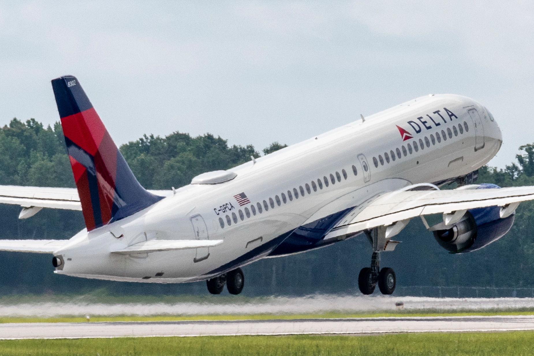 Qantas Group takes delivery of its first A220