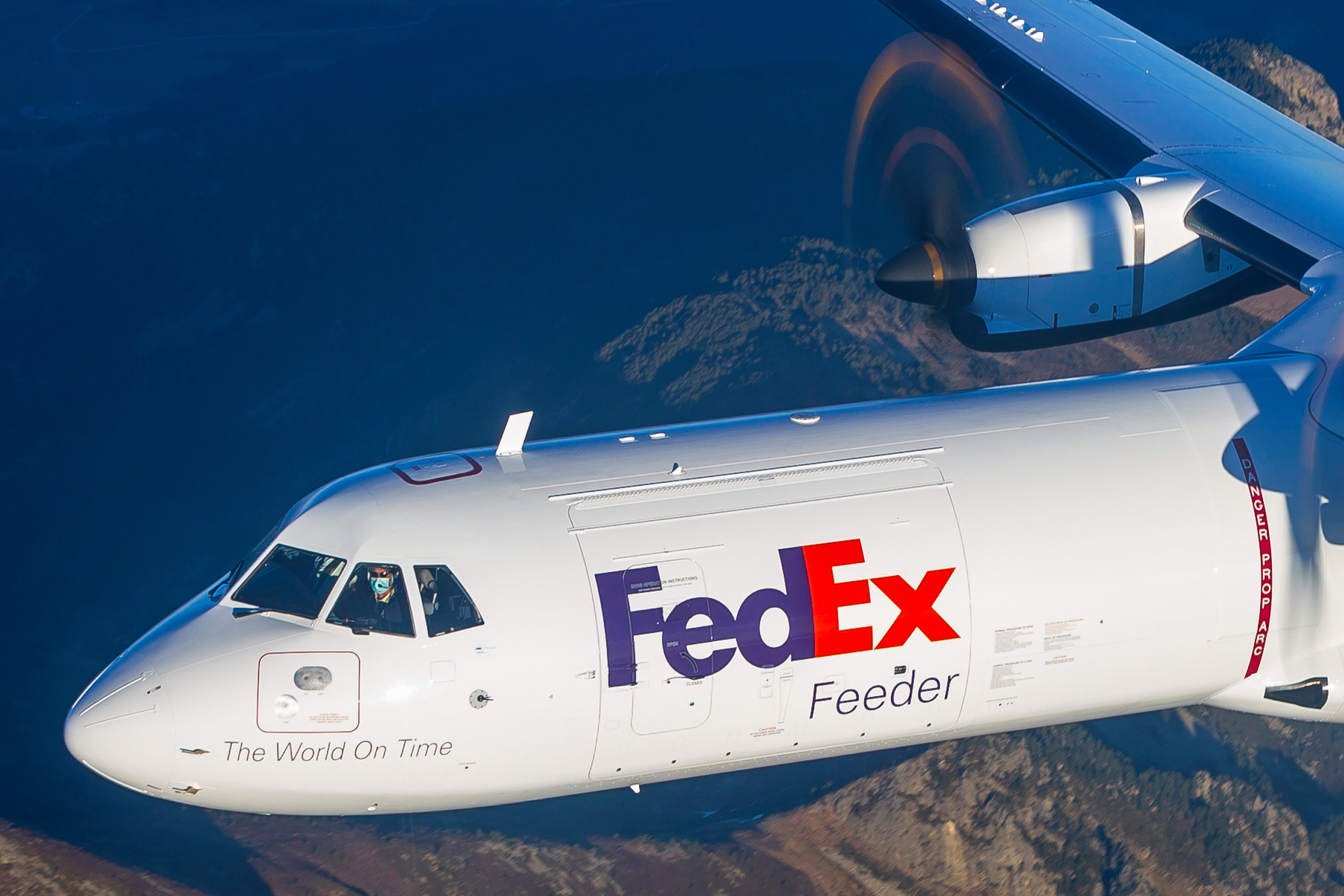 FedEx ATR 72-600F. Click to enlarge.