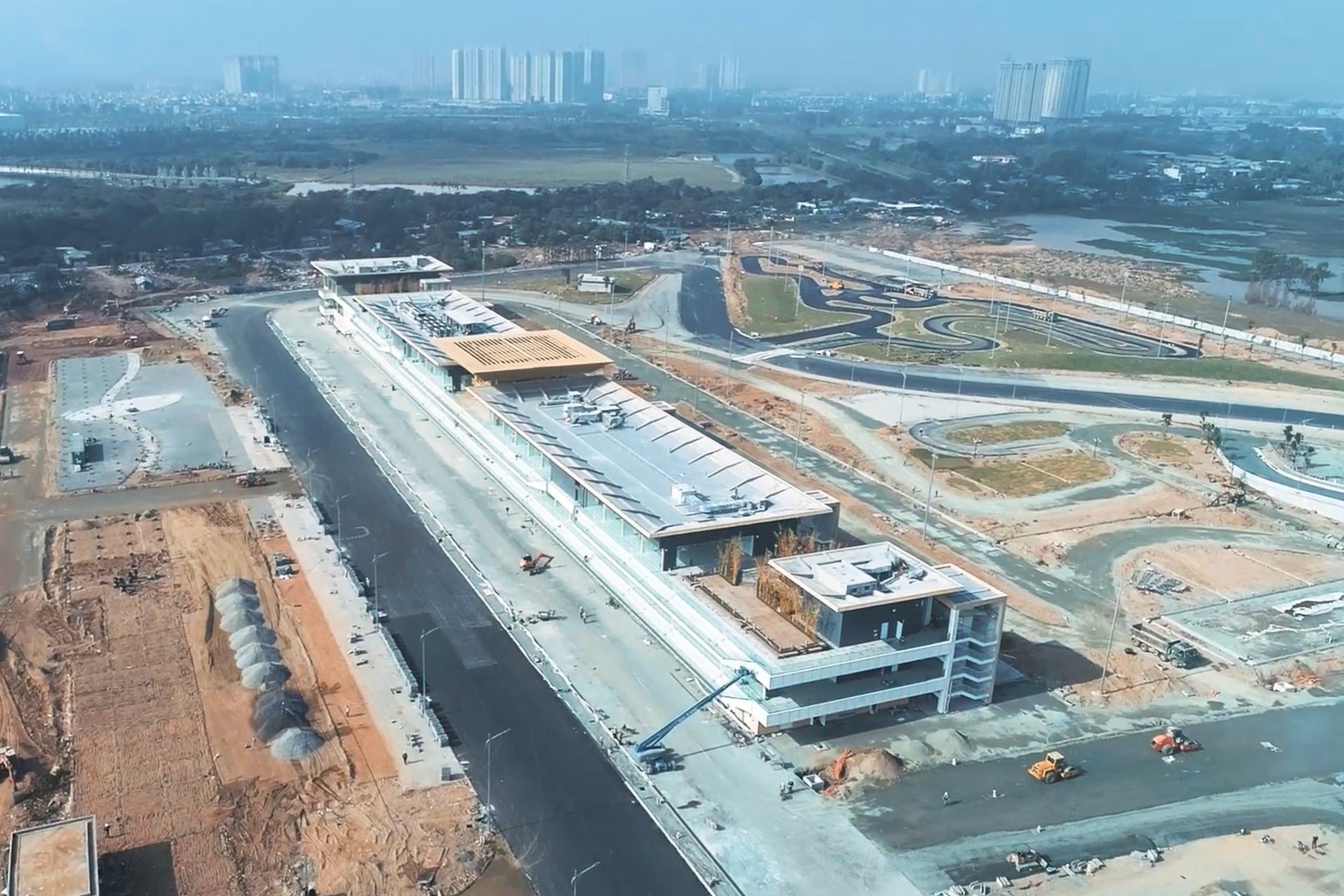 The Hanoi F1 Circuit in Vietnam being constructed in January 2020. Hosting a F1 race in Hanoi would have not only been a major victory for the country and GMS region, but also the region's tourism industry and overall ecomomy. Click to enlarge.