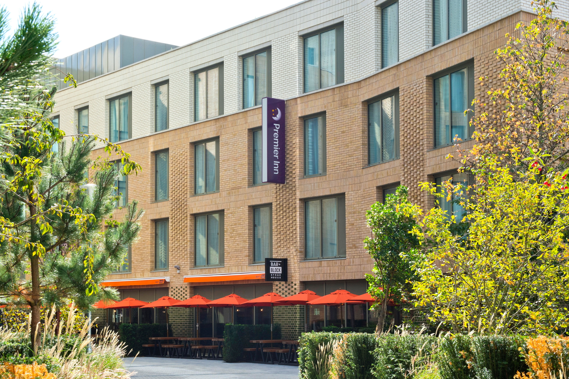 The 274-room Premier Inn off The Cut in Southwark is located between Ufford Street and The Cut in Southwark, just 100 metres from Southwark underground station, a five-minute walk from Waterloo station and near to a range of theatres, bars and restaurants. Click to enlarge.