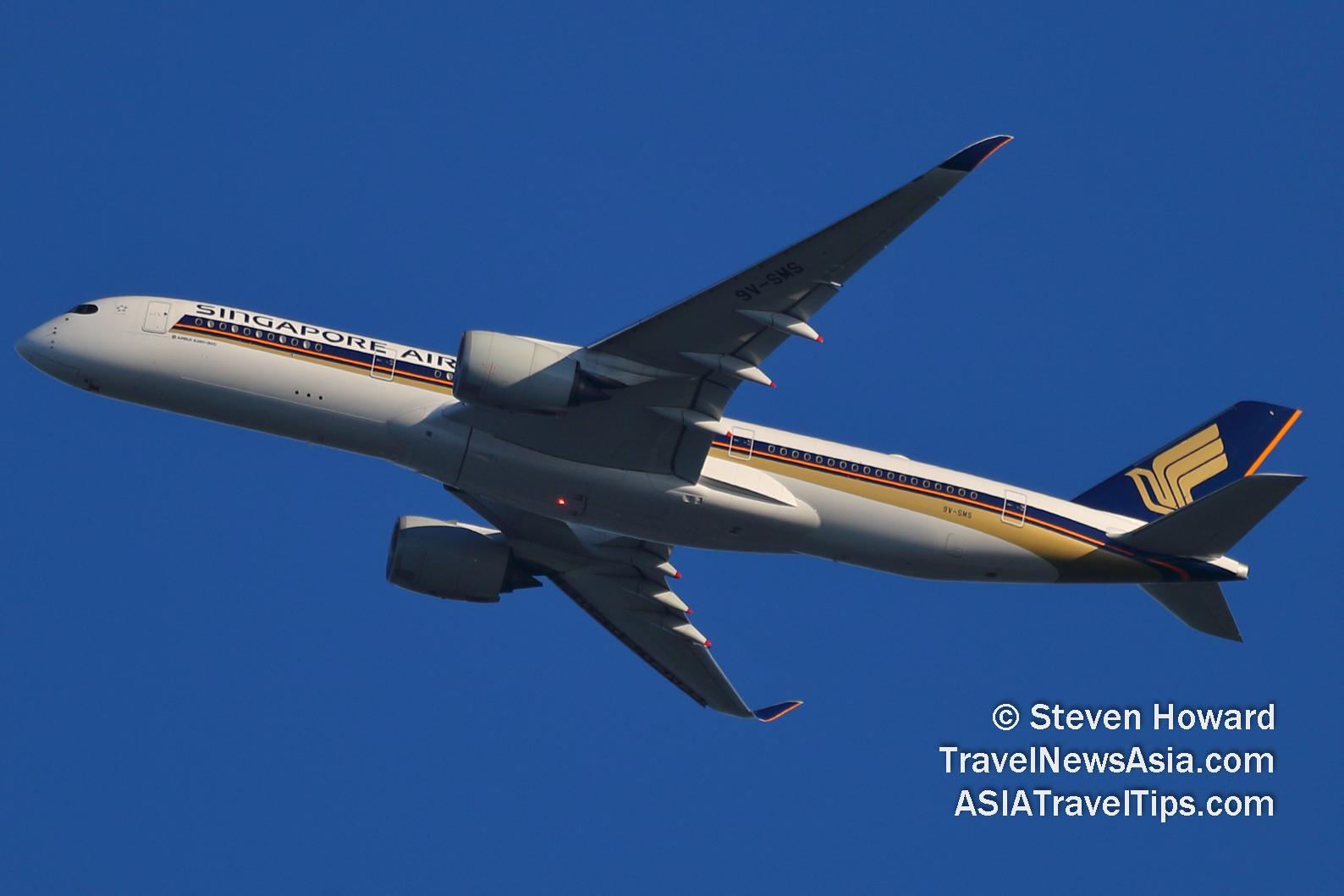 Singapore Airlines Airbus A350-900 reg: 9V-SMS. Picture by Steven Howard of TravelNewsAsia.com Click to enlarge.