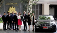 From left to right Mr. Wichai Kamolsri, Managing Director, Oriental Taxi Services, Mr. Kiat Vairojananant, Managing Director, Oriental Taxi Services, Mr. Robert O'Kennedy, Director of Sales & Marketing, Mandarin Oriental, Bangkok, Mr. Vorasingh Hutasingh, Director of Rooms Division, Mandarin Oriental, Bangkok, Ms. Amanda Hyndman, General Manager, Mandarin Oriental, Bangkok, Mr. Lars Nielsen, Director Sales & Marketing, BMW Thailand, Ms. Prapatsara Aramvongsamut, General Manager Marketing, BMW Thailand and Ms. Yadanand Bunnag, Diplomatic & Special Sales, BMW Thailand.