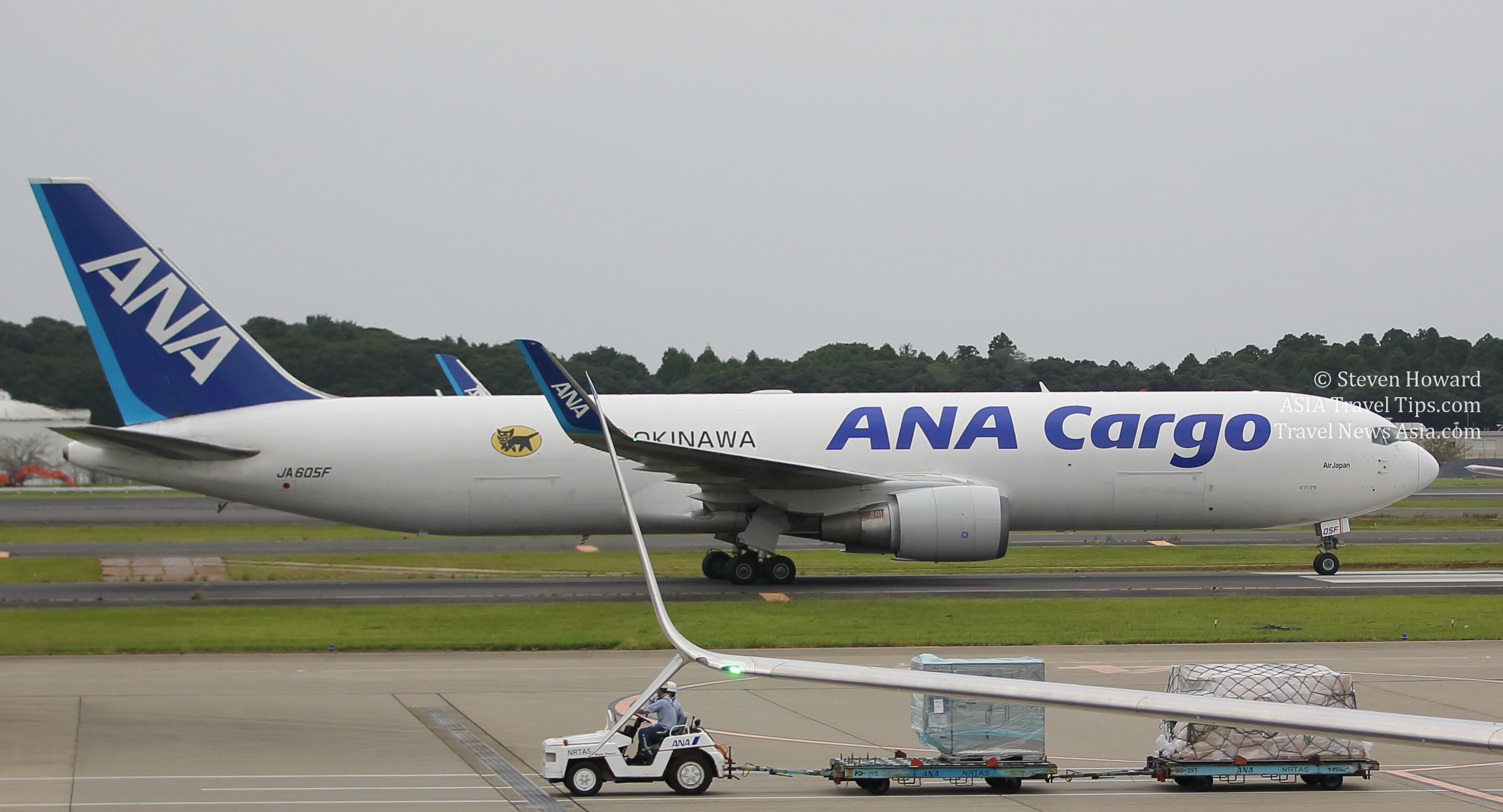 ANA Cargo Boeing 767 reg: JA605F. Click to enlarge.
