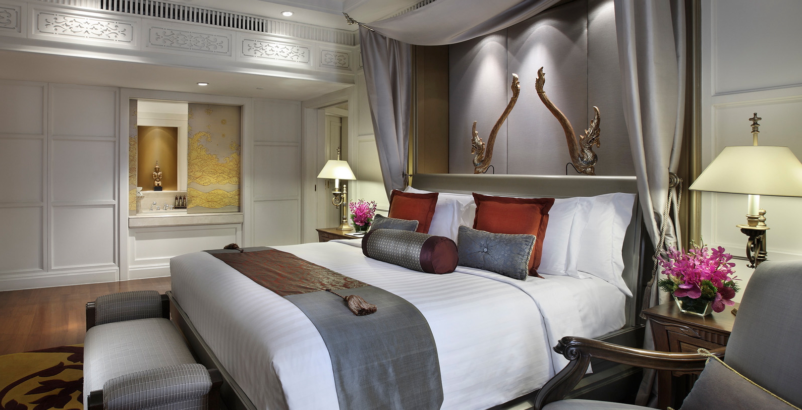 Luxurious suite at the Dusit Thani Bangkok