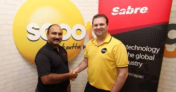 Rakesh Narayanan, Vice President of Supplier Commerce, Sabre Travel Network Asia Pacific with Trevor Spinks, Head of Sales and Distribution, Scoot-Tigerair