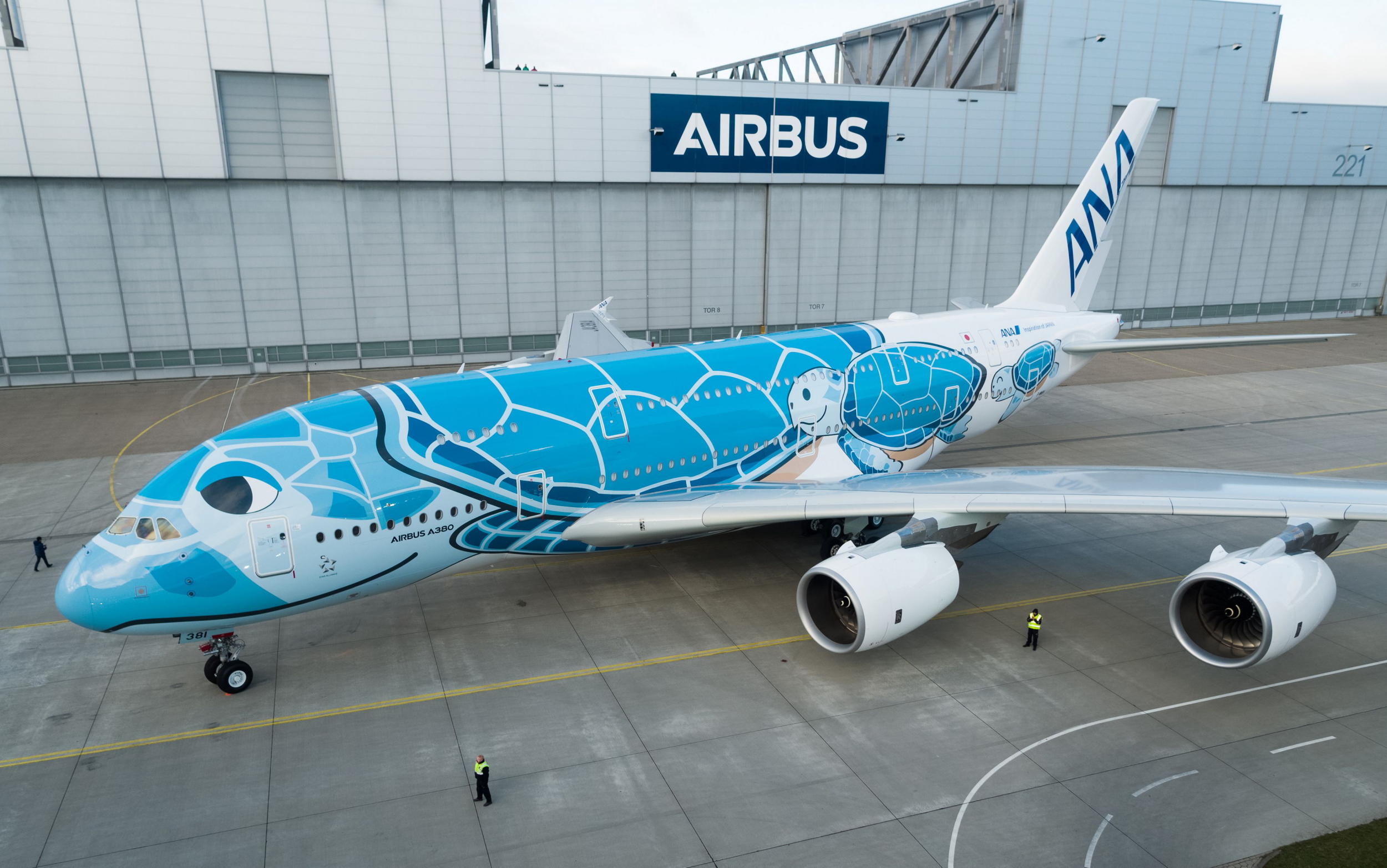 The first A380 for All Nippon Airways (ANA) has rolled out of the Airbus paint shop in Hamburg, Germany, bearing the airline’s distinctive and unique Hawaiian green sea turtle livery. ANA has firm orders for three A380s, becoming the first customer for the superjumbo in Japan. The airline will take delivery of the first A380 at the end of the first quarter of 2019 and will operate the aircraft on the popular leisure Narita-Honolulu route. Click to enlarge.