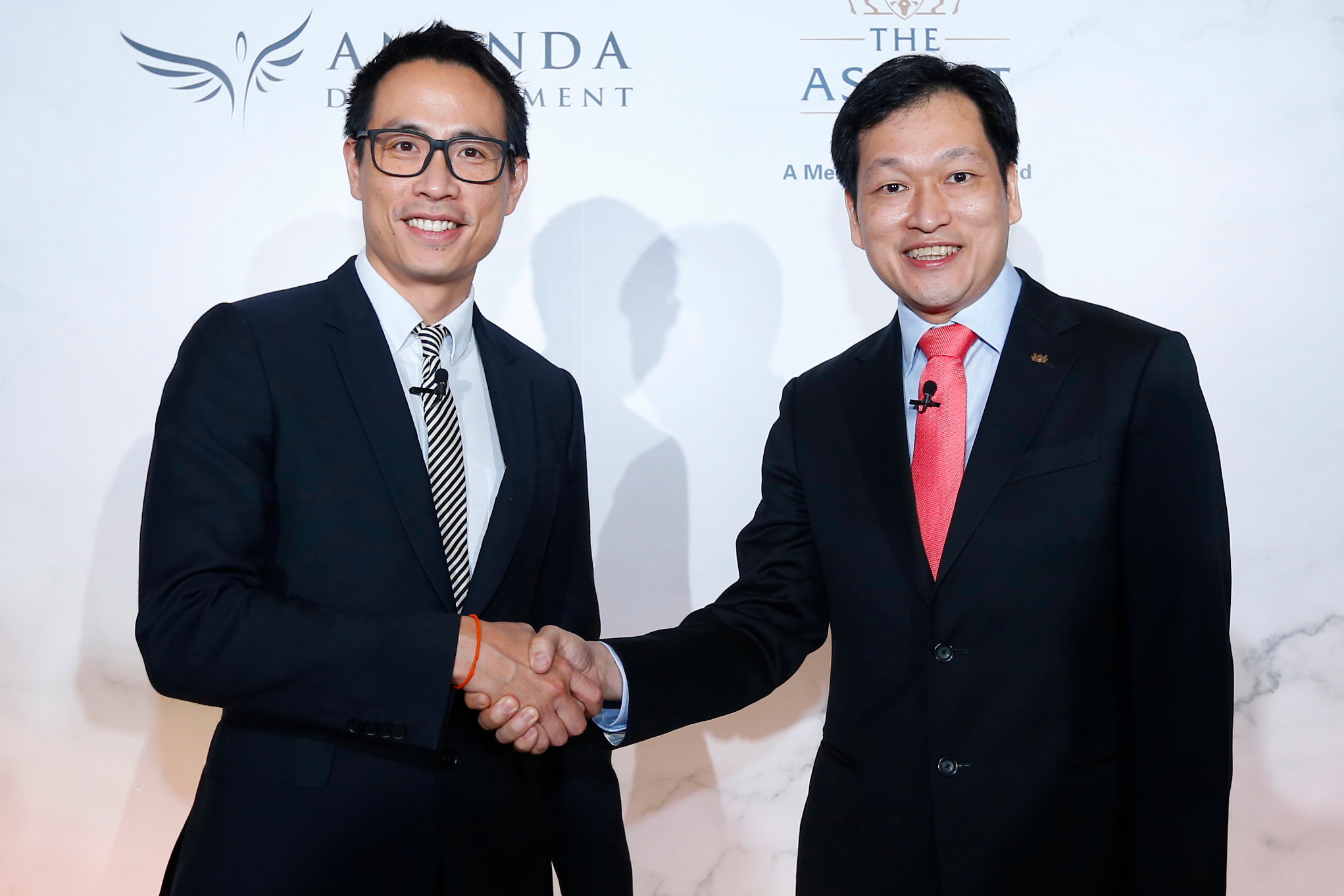 (From left) Mr Chanond Ruangkritya, President and CEO of Ananda Development with Mr Kevin Goh, CEO of Ascott. Click to enlarge.