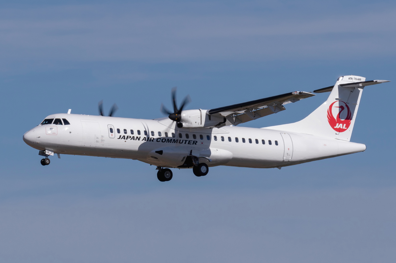 Japan Air Commuter (JAC) ATR 72-600. Click to enlarge.