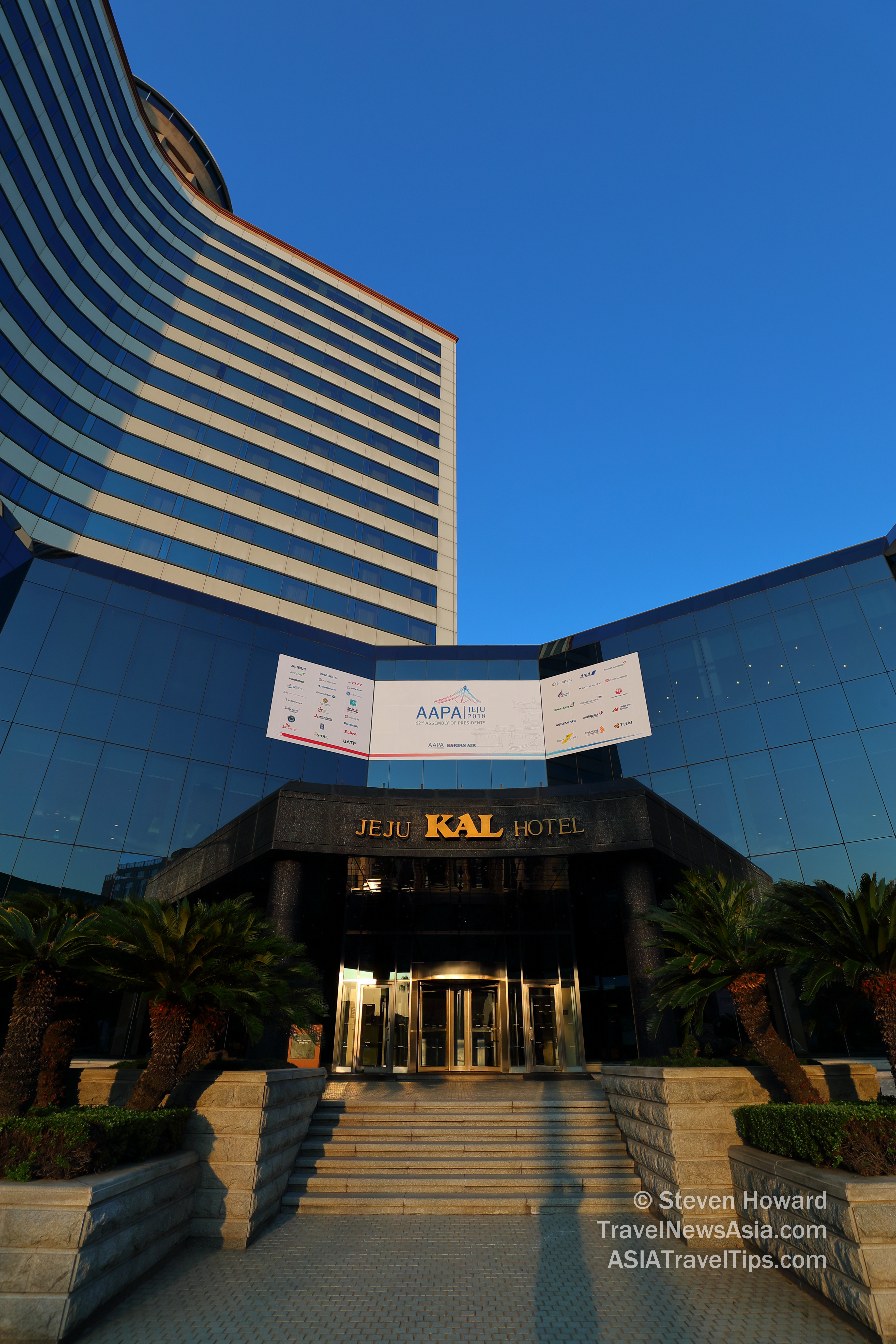 The KAL Hotel in Jeju, South Korea hosted the AAPA 62nd Assembly of Presidents on 18-19 October 2018. Picture by Steven Howard of TravelNewsAsia.com Click to enlarge.