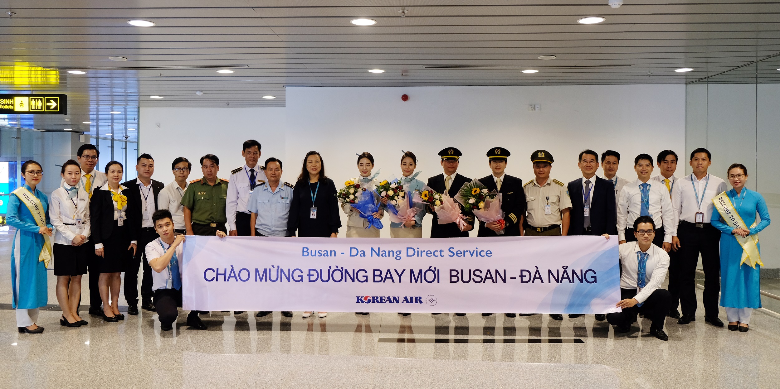 Korean Air held an event to celebrate the inaugural flight from Busan to Danang on 29 October at Danang International Airport. Click to enlarge.