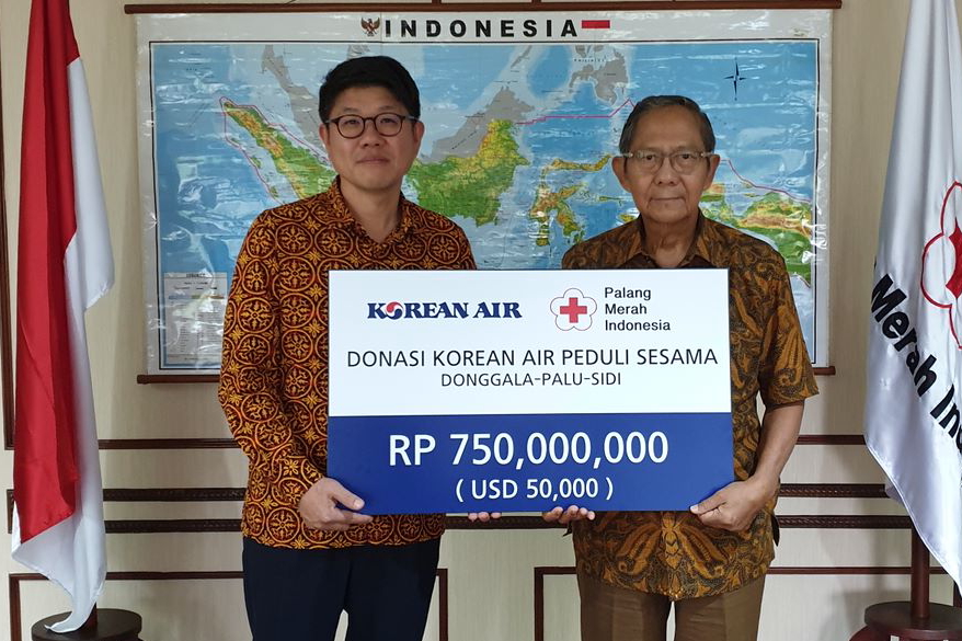 Korean Air has donated US$50,000 to support the relief efforts for victims of the earthquake and tsunami that recently hit Palu, Sulawesi Island, Indonesia, through Indonesian Red Cross and Red Crescent Society. Click to enlarge.