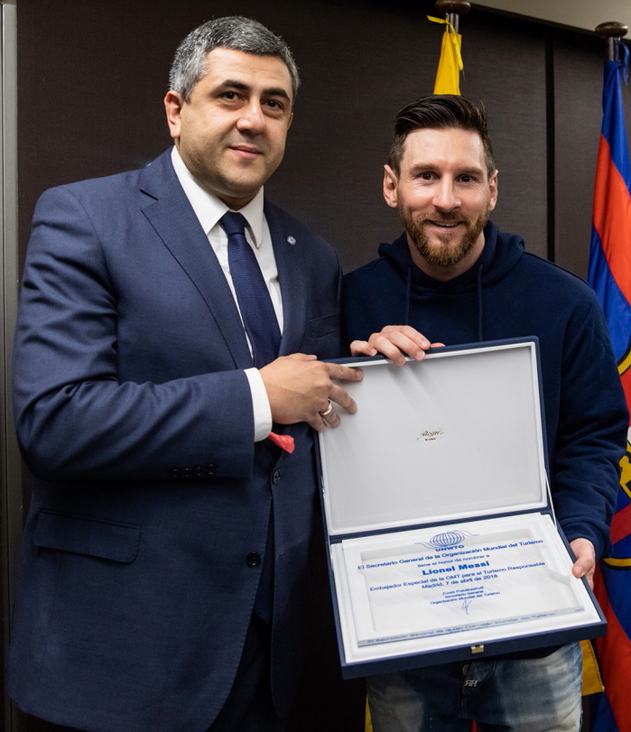 Lionel Messi with UNWTO Secretary-General, Zurab Pololikashvili. Click to enlarge.