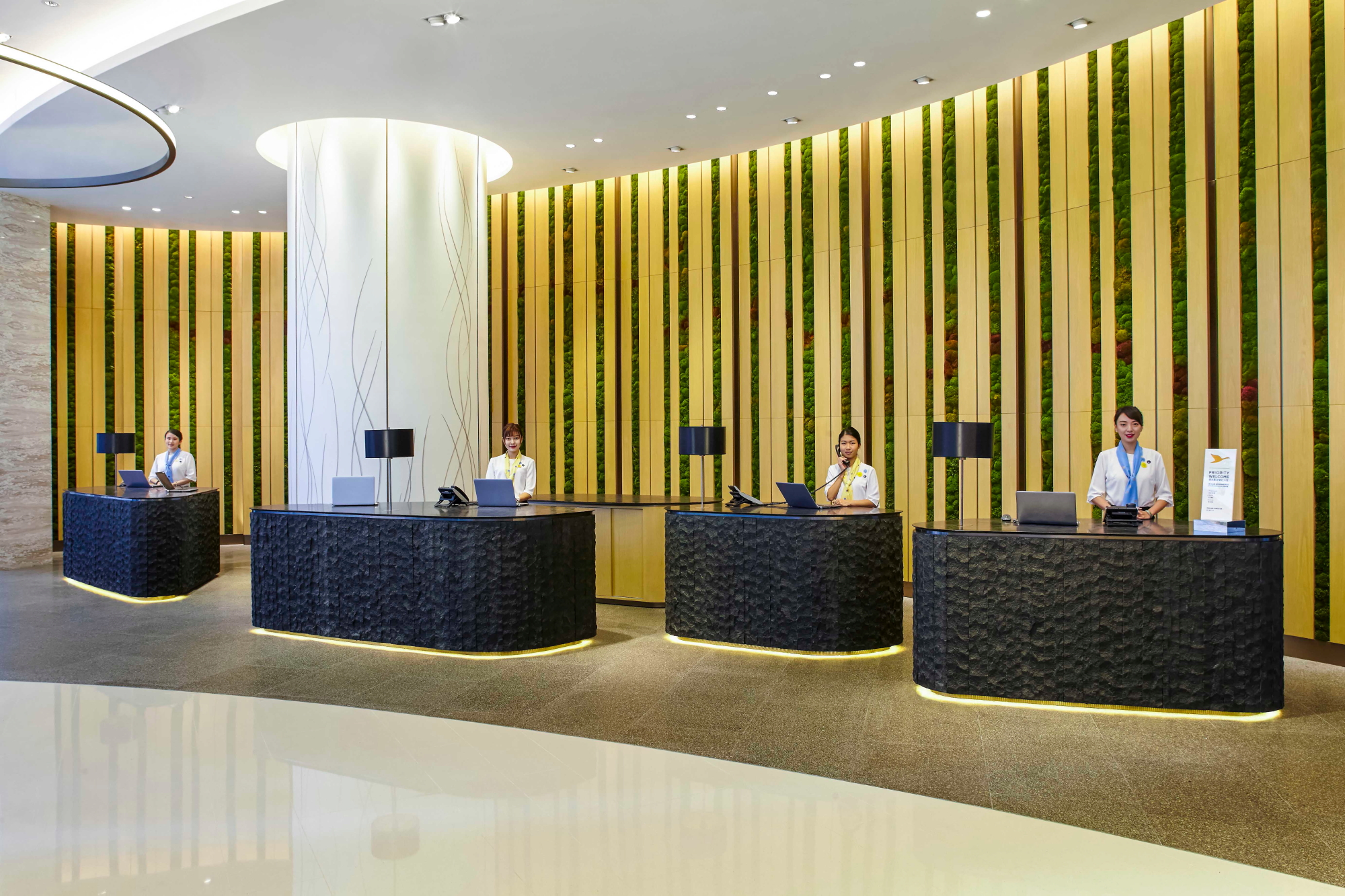 What a transformation! The Novotel Century Hong Kong has completed the renovation of its lobby. Click to enlarge.