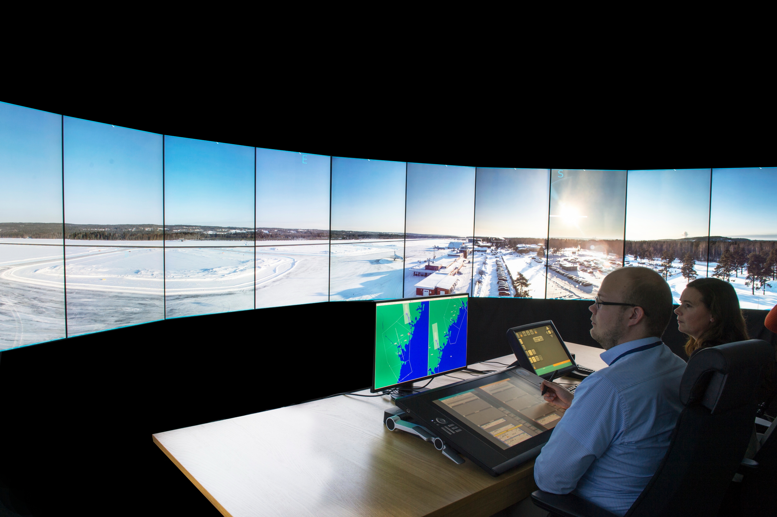 Saab Digital Air Traffic Solutions (SDATS) has signed a 20-year framework agreement for remote tower systems with Air Traffic Control Netherlands (LVNL). SDATS has received an initial order within the framework contract for establishing remote towers at the airports of Groningen and Maastricht and a remote tower center at Schiphol Airport. Click to enlarge.