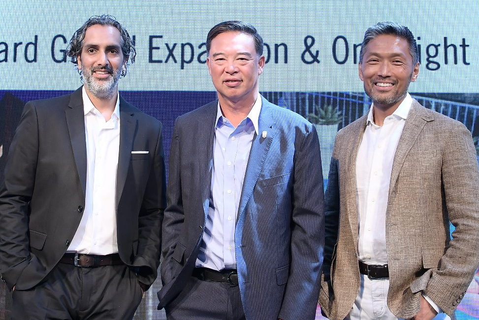 Apichart Chutrakul (Center), Chief Executive Officer, Sansiri Public Company Limited, Amar Lalvani (Left), Chief Executive Officer, Standard International and Jimmy Suh (Right), President and Co-founder of One Night jointly announced The Standard Hotels global expansion plans and Asia’s first launch of the One Night spontaneous hotel booking app in Bangkok. Click to enlarge.