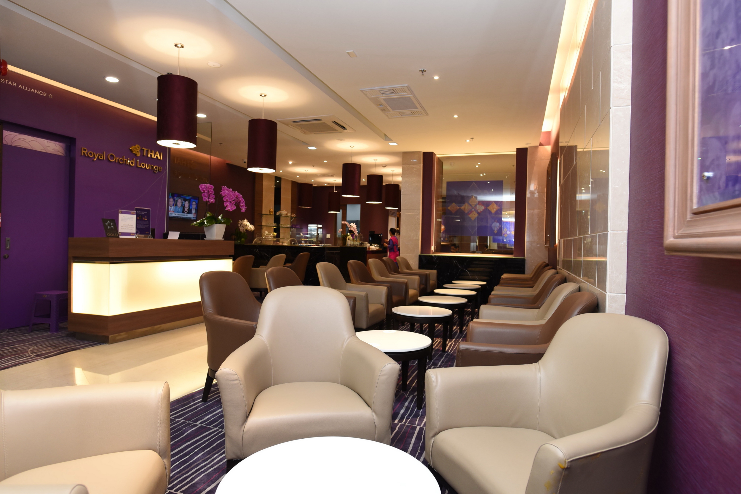 Thai Airways has completed the renovation of its Royal Orchid Lounge in the Domestic Terminal at Chiang Mai International Airport. Located near Departure Gate 3, Thai Airways’ 147-sqm Royal Orchid Lounge was designed to reflect Thai and Lanna culture. Click to enlarge.