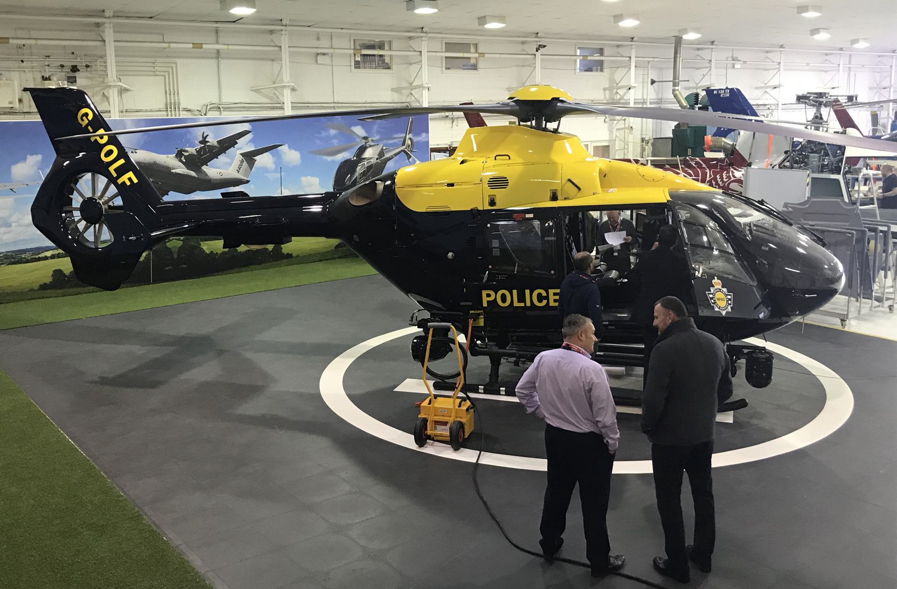 Airbus Helicopters has delivered the first of seven upgraded National Police Air Service (NPAS) H135 helicopters, under a £1.5 million contract signed in December 2017 to equip and standardise the UK police helicopter fleet’s Night Vision (NVIS) capability. Click to enlarge.