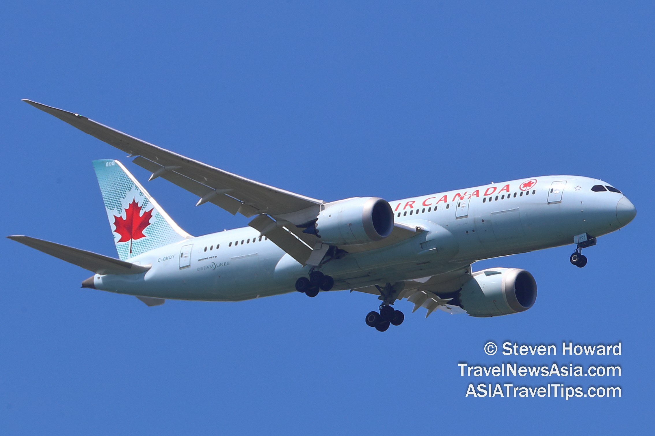 Air Canada Boeing 787-8 Dreamliner reg: C-GHQY. Picture by Steven Howard of TravelNewsAsia.com Click to enlarge.