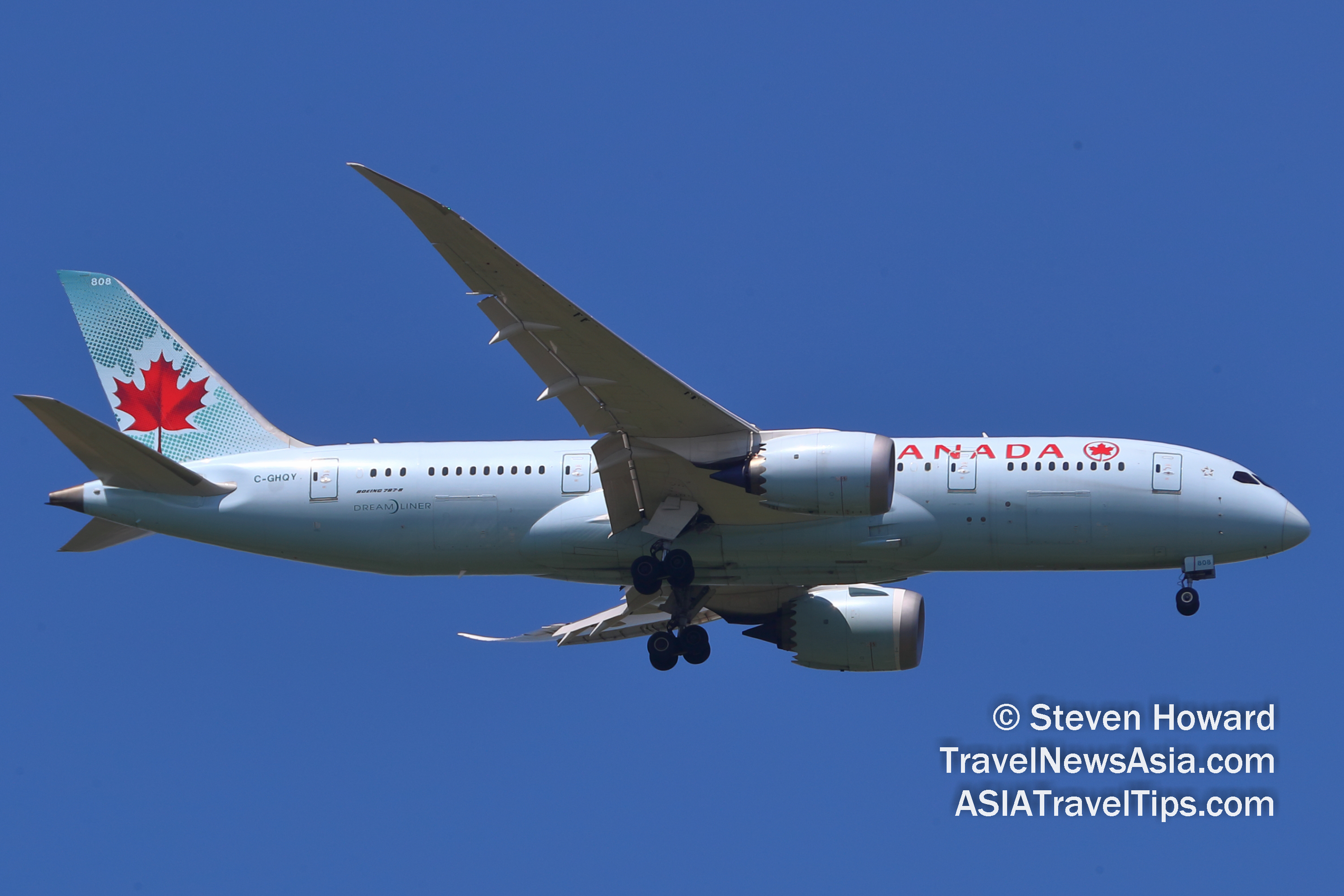 Air Canada Boeing 787-8 reg: C-GHQY. Picture by Steven Howard of TravelNewsAsia.com Click to enlarge.