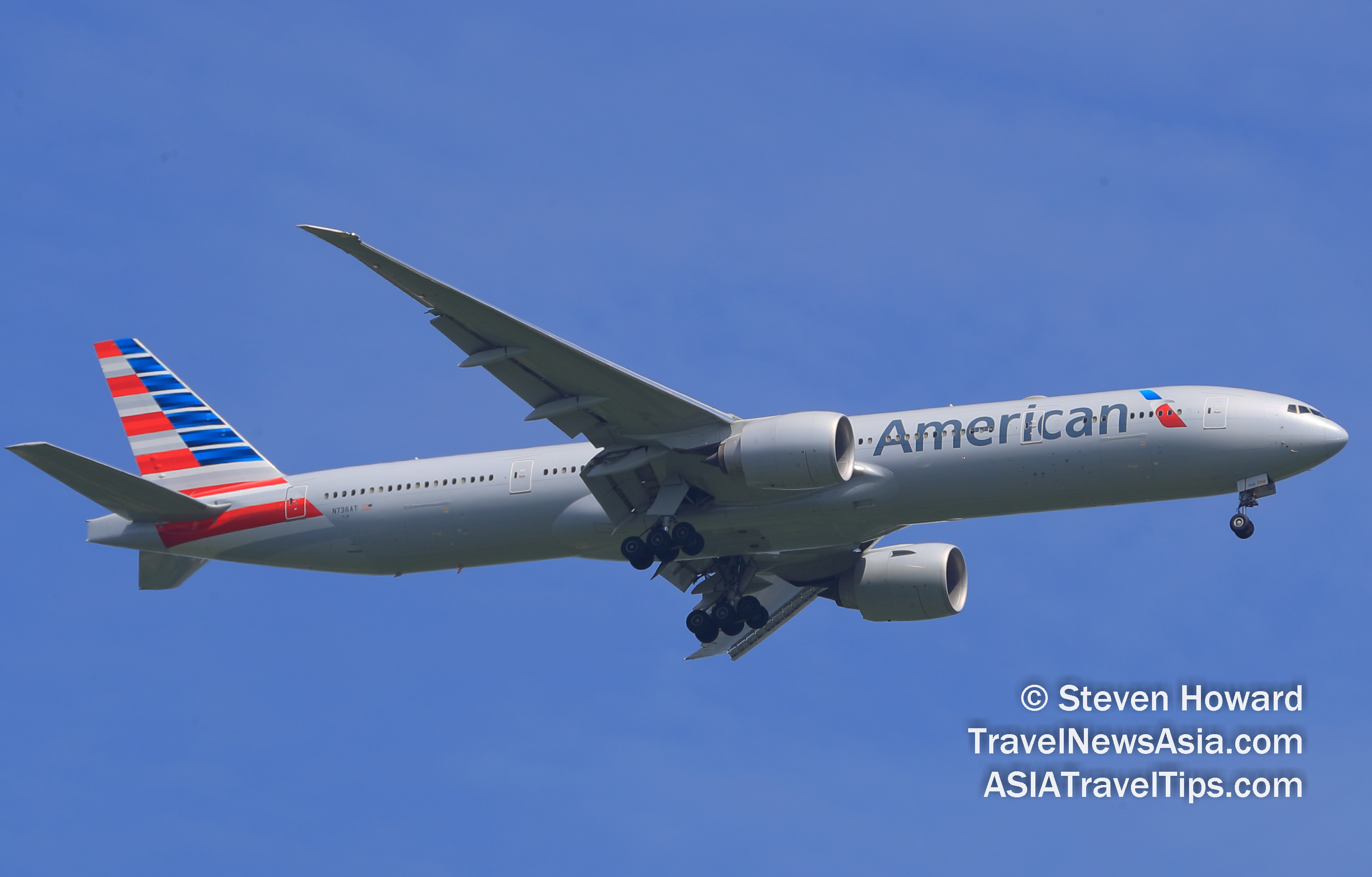 American Airlines Boeing 777 reg: N736AT. Picture by Steven Howard of TravelNewsAsia.com Click to enlarge.