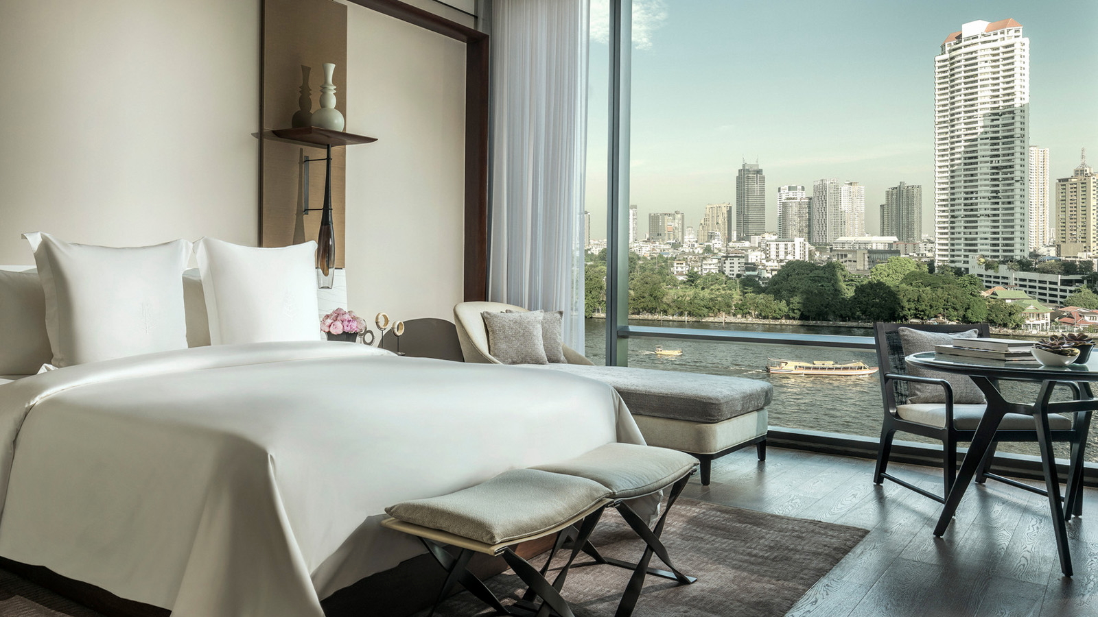 Bedroom at the new Four Seasons Hotel Bangkok at Chao Phraya River. Click to enlarge.