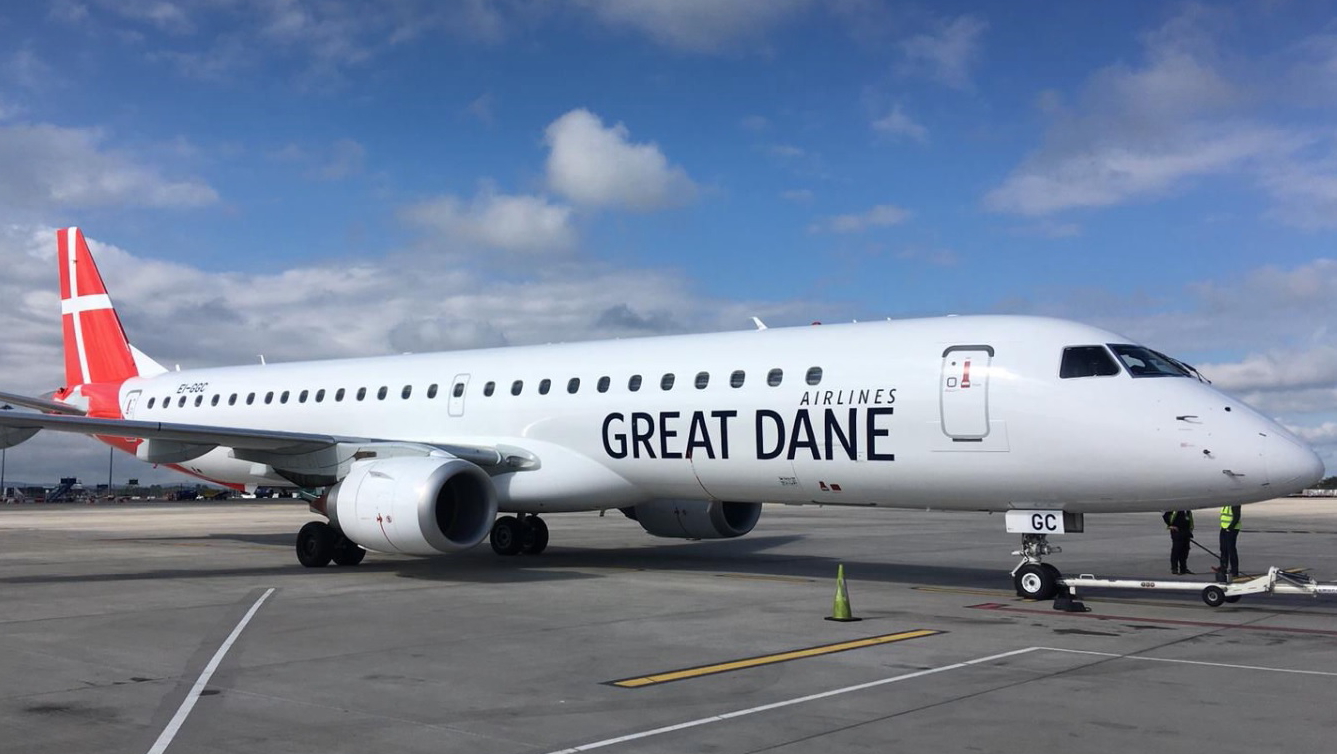 Great Dane Airlines E195. Click to enlarge.