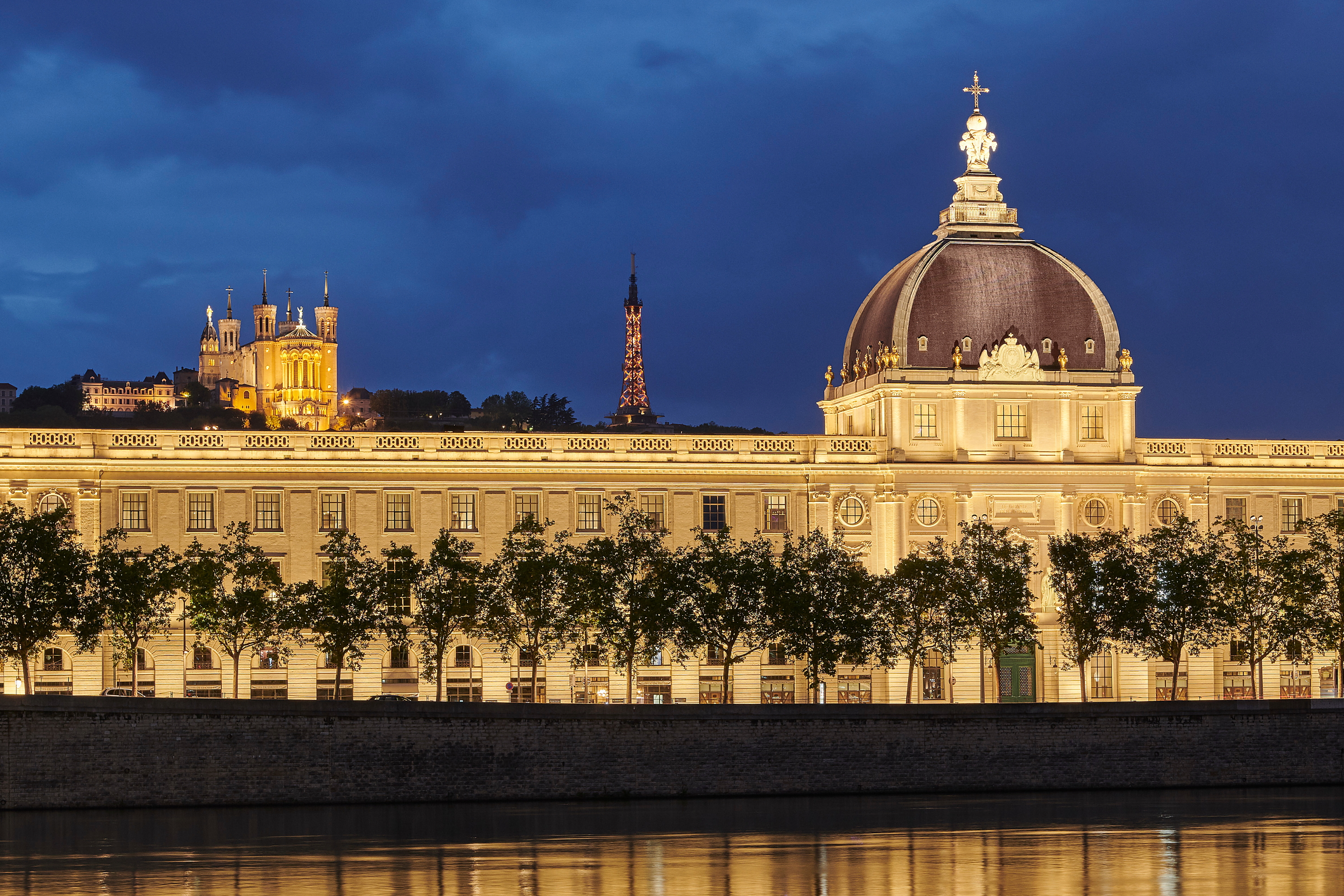 IHG has opened one of its most beautiful hotels, following an extensive four-year restoration of one of Lyon’s most iconic buildings. The renovation of the Grand Hôtel Dieu complex is the largest private transformation of an historic monument carried out in France to date. Click to enlarge.