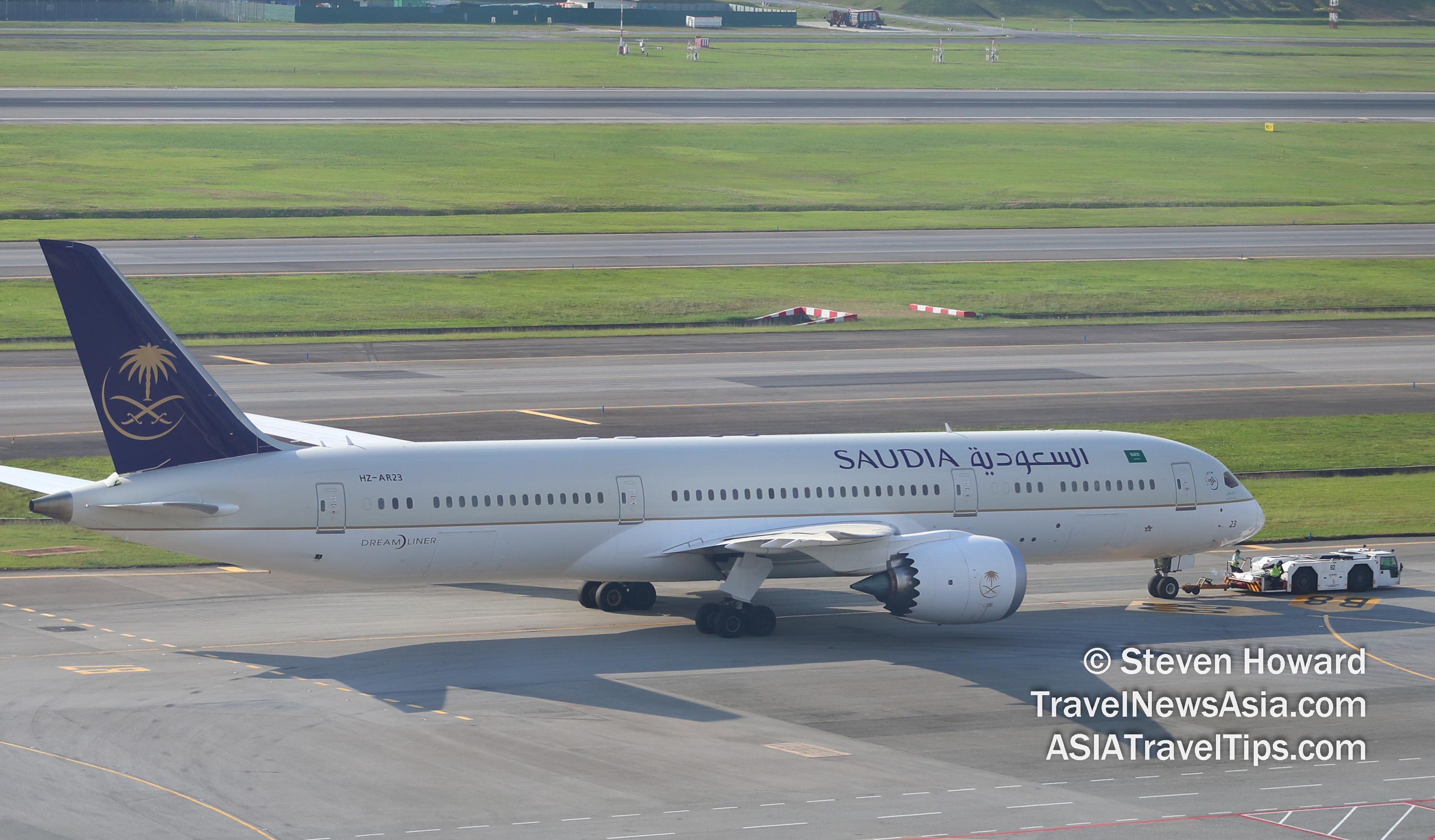 Saudia Boeing 787-9 Dreamliner reg: HZ-AR23. Picture by Steven Howard of TravelNewsAsia.com. Click to enlarge.