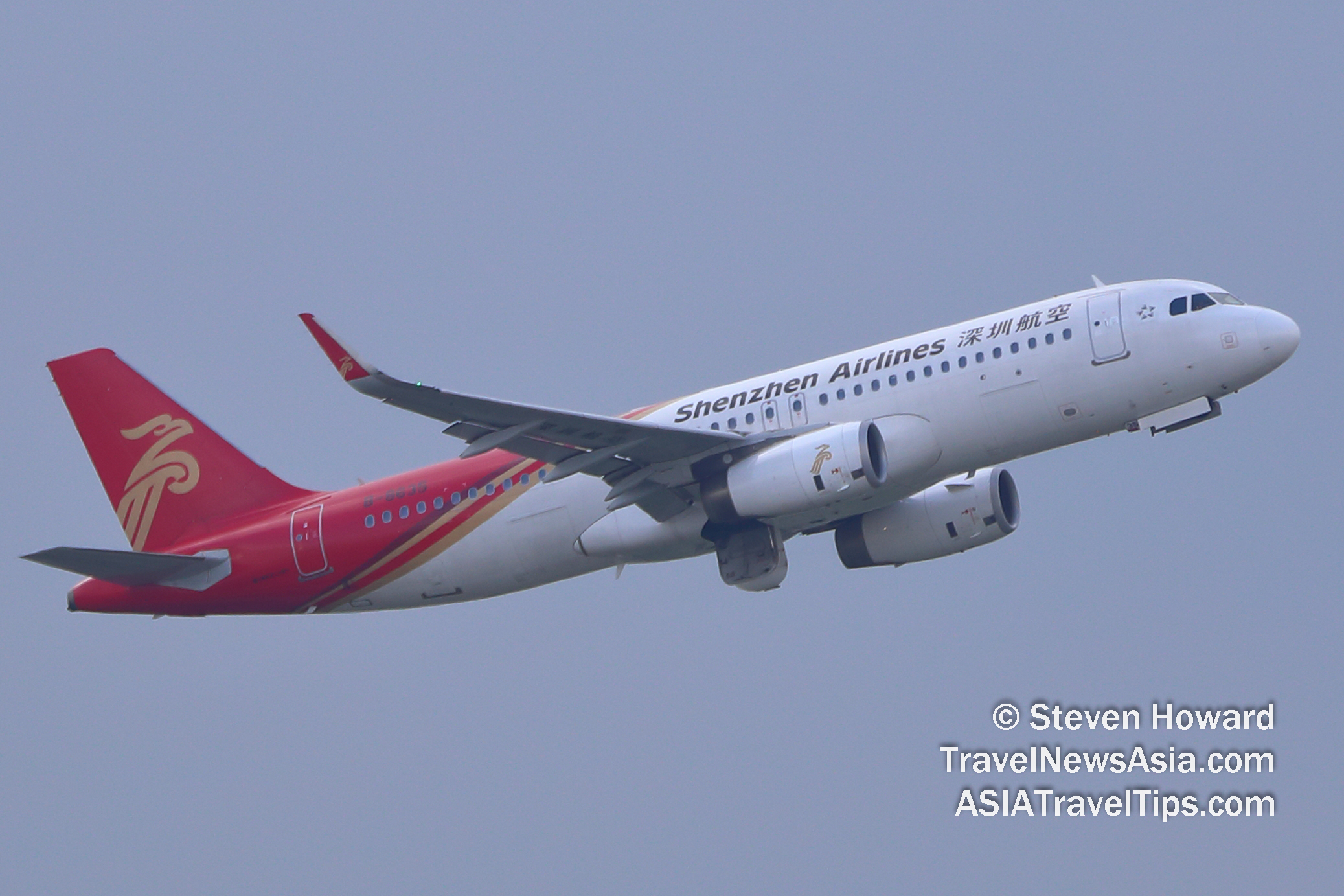 Shenzhen Airlines Airbus A320 reg: B-8365. Picture by Steven Howard of TravelNewsAsia.com Click to enlarge.