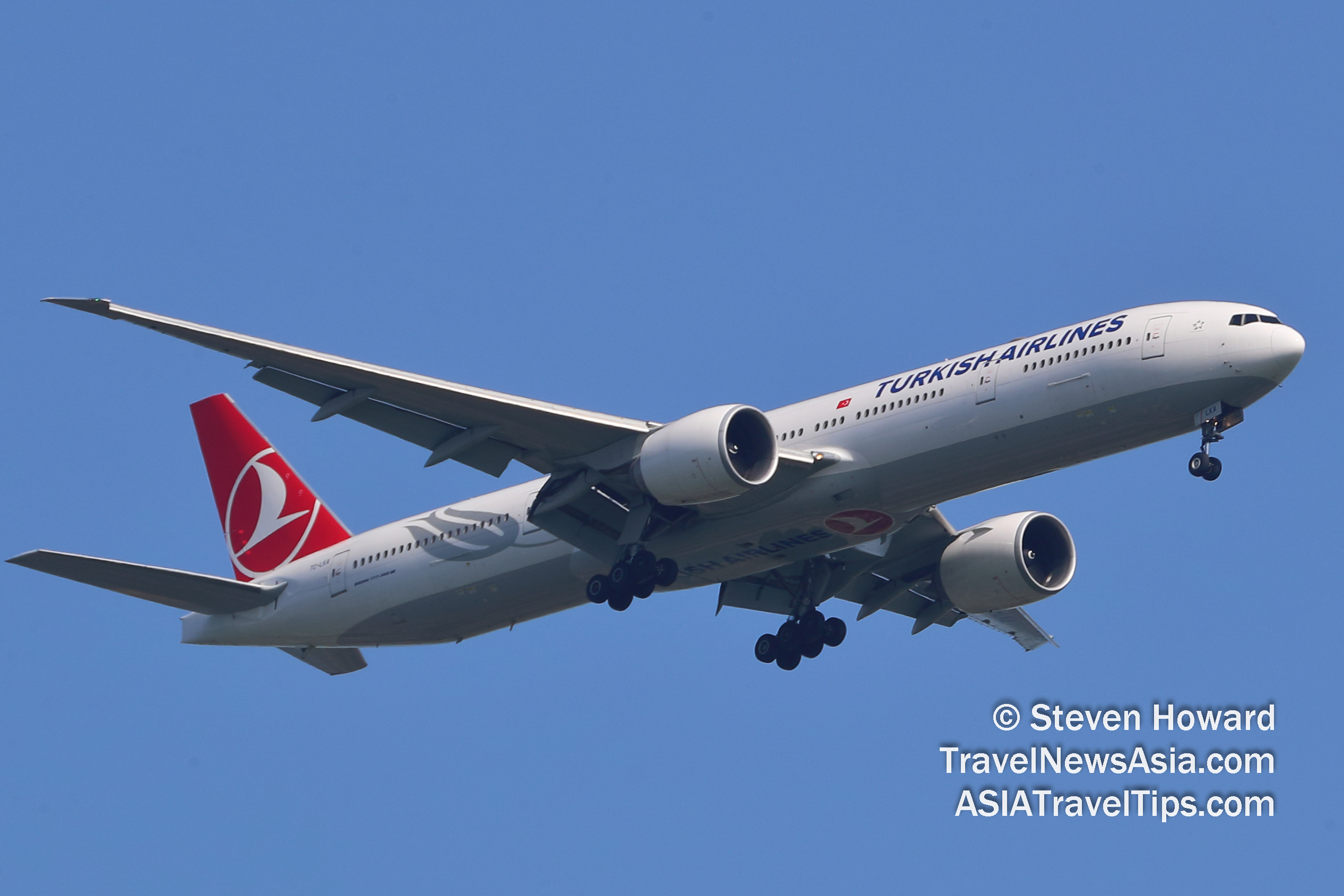 Turkish Airlines Boeing 777 reg: TC-LKA. Picture by Steven Howard of TravelNewsAsia.com Click to enlarge.