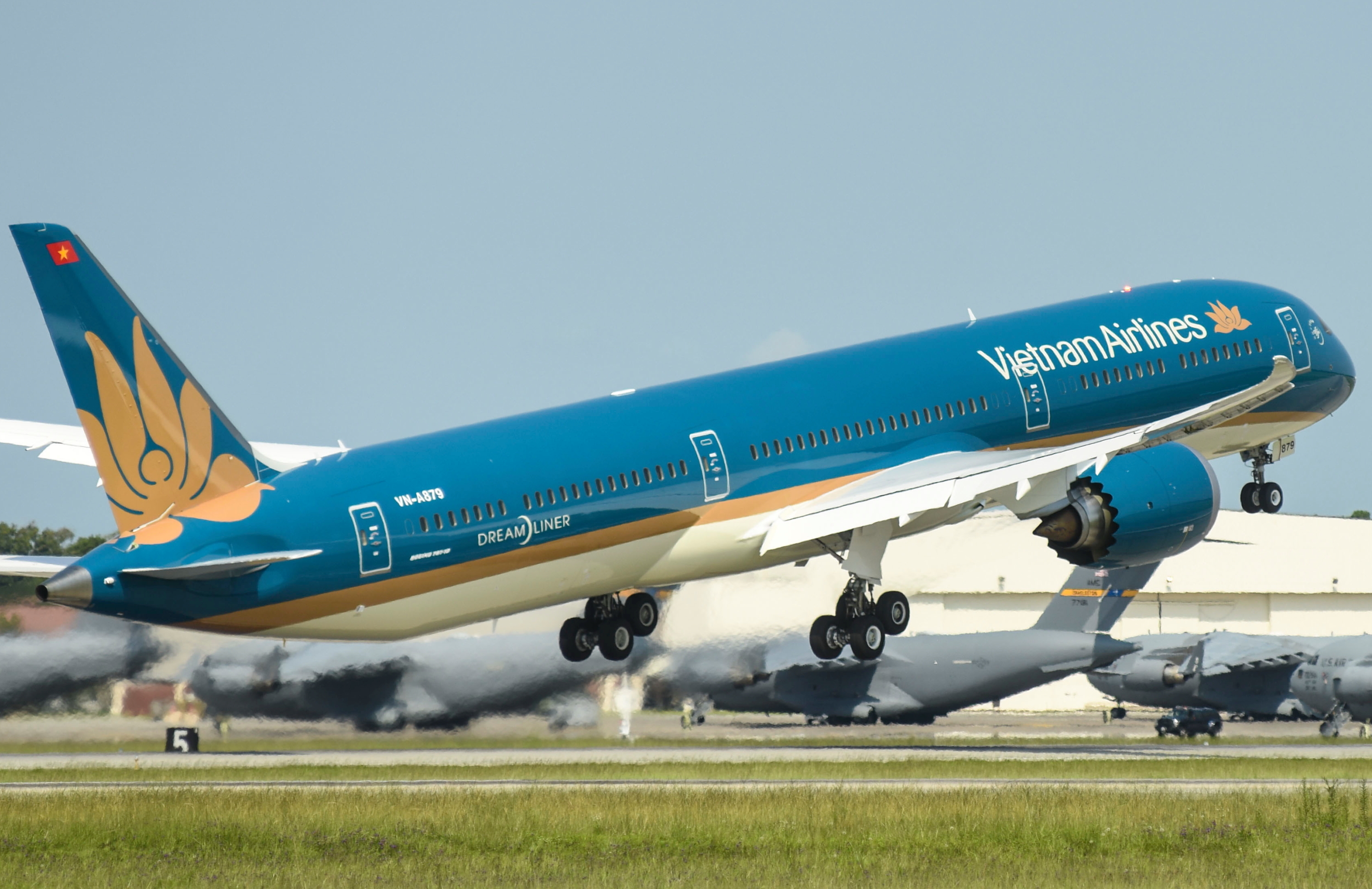 Vietnam Airlines Boeing 787-10. Click to enlarge.